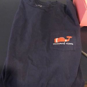 Men’s vineyard vine football shirt